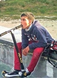 В России захотели запретить самокатчикам ездить по тротуарам