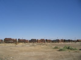 В 2006 перегоняли машины в Бухару. Вот такое увидели где-то в Казахстане...