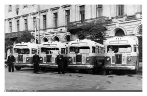 Успел во 2 кл. покататься на таких, когда родители переехали и пришлось год доучиваться в старой школе. Сиденья в них были очень  мягкие.