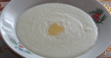 Да вы ребята зажрались! Вот ад школьника 80-х...Манная каша и печеночные оладьи!