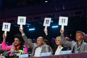 Прилёт мотоциклиста в дом