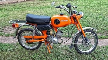 Двухскоростные "Верховина" и "Карпаты", в середине 80-х мне снились ночами! Родоков почти уломал купить на дачу, под поручительство и присмотр старшего брата...Но в соседней деревне грузовик сбил паренька на "Риге", наглухо! Вопрос отпал категорически и навсегда!