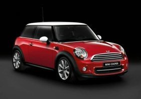 Хм... Миникупер, которого под фары пчёлы покусали.