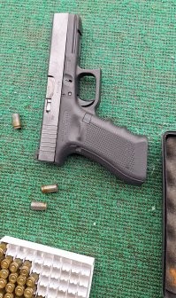 глок замечателен и по дизайну, и по эргономике, но! как и писал выше, чуть не так держишь, и на холоде он начинает закусывать патроны - три-пять выстрелов, и закус!