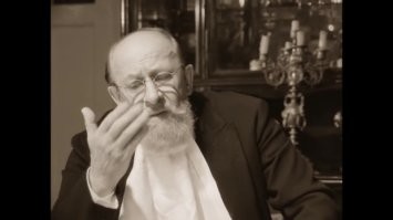 Намаз напоказ: во Владивостоке водитель остановил автобус, чтобы помолиться