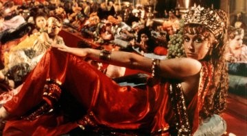 Хелен Миррен в "Калигуле" зажигала