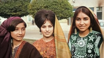 А потом пришли муслимские свиньи и настал пи**ц.