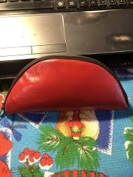 Сумка-кошелек ещё в СССР продавалась. Да и сейчас есть.