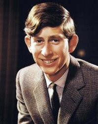 Видимо задротный муженек что то недорабатывал....А куда бабе деваться?? Это мужик может зажать.....Волю в кулак и держать! А молодой кобылке жеребец нужен!