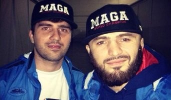 В США девушку выбесила кепка на голове парня