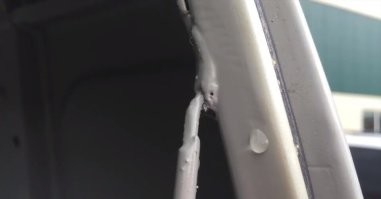 Потому что уаз на сварке, а не на каком то клее...