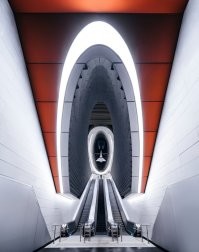 Дизайнеру не зачет. 
За не знание анатомии.
Клитор не там располагается.