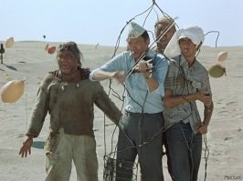 Музыканты, которые выступают в гигантском колесе