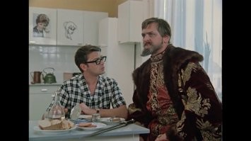Я его на бочку с порохом посадил. Пущай полетает!