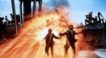 Жуки-бомбардиры своё название получили благодаря своеобразному защитному механизму