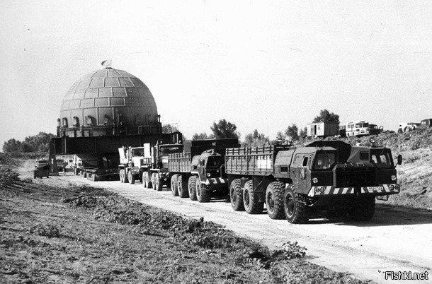 МАЗ-543 советский полноприводный четырёхосный (8 8 ) тяжёлый колёсный грузовой автомобиль Минского автомобильного завода. В серийном производстве с 1962 года.
МАЗ-7310 (1974 год) прототип грузовика с бортовой платформой;