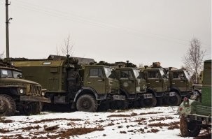 Это ЗиЛ-131, я на таком в автошколе ДОСААФ учился. Хотя сказанное Вами равно и к Уралу, и к ЗИЛу-131 относится - заведется и поедет, это ж военная техника и никакой электроники. А фотка сделана не в Чернобыле, а на территории бывшей войсковой части № 42697 (59-й арсенал) в Московской области, на DRIVE2.ru были эти фотки, там еще полно годных машин.
