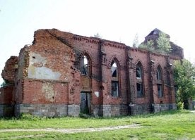 Это католический костёл в городе Рогачёв, Гомельская олбасть, Белорусь. В Советские годы здание использовалось как хлебзавод, в семидесятые было заброшено, к концу 80-х остались только стены. И ничего - восстановили краше прежнего. Было бы желание.