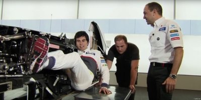 >>> 1. Как выглядит кокпит машины Формулы-1 изнутри