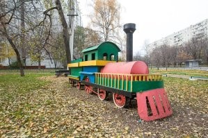 Сейчас это улица Декабристов )) А в память о железной дороге установили паровозик )