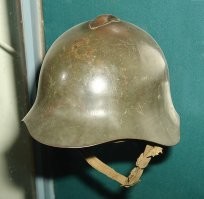 Это наша каска СШ-36, потом их заменили на  классический СШ-40