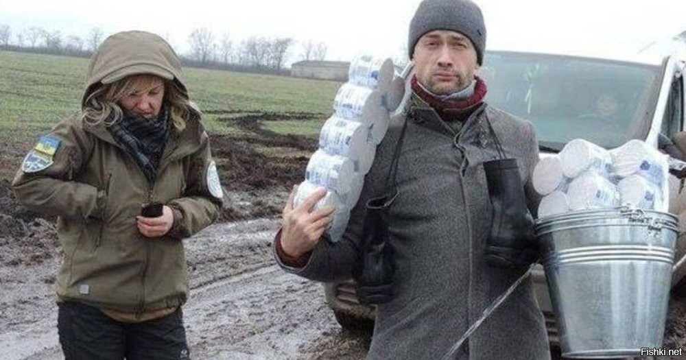 Твоя никому ничего не давала, вы просто в три горла жрали!
Вот такие у нас сами всё заработали, теперь бумагу туалетную таскают, предателей нигде не любят!