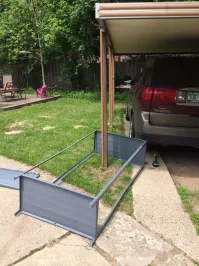 Очень кривая постанова, особенно с учётом спокойно раскручивающегося стеллажа