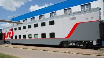 Эх, лет 10 назад была идея фикс - запилить мини гостиницу:  Вагон (СВ - повышенной комфортности) + вагон-ресторан, поставить где-нить возле федеральной трассы как мини мотель. И вместо окон запилить там ЖК панели, которые бы желанию клиентов транслировали либо пейзажи нашей, либо чужой страны, да хоть  виды из иллюминатора МКС.  И работать как придорожный сервис, нарядив местных проституток в униформу проводниц.
Но, купить что-то у РЖД, даже списанное советское - это не просто квест,  это 12-ый подвиг Геракла. Прям, без затей - они явно делают всё так, лишь бы тебе не продать. Т.е. - вроде как можно, но там столько условий, сроков, нюансов и прочих ограничений, что изучив  эту тонну макулатуры, просто опускаются руки.  А купить новый вагон у завода-изготовителя, по цене для частного юр-лица в штучных кол-вах, сравнимо с годовым бюджетам какой-нить Камбоджи.
Не сложился мой отельный бизнес в общем  Хотя в планах было (если несколько таких отелей уверенно выйдут в плюс), арендовать у РЖД какой-нить кольцевой маршрут и по нему поезд пускать, типо на 2-3 суток,  для любителей  выпить:  выехал с Белорусского вокзала в пятницу вечером с друзьями - сели в купе, выпиваете , шашлыки кушаете, за жизнь разговариваете, уснули, проспались-опохмелились и смотрите красоты области неспешно за коньячком обсуждая дела насущные.. вечером в воскресенье вас обратно на Белорусском вокзале слегка помятых, с перегаром, но довольных и отдохнувших - высаживают на перрон. Эдакий алко-трип, типо круизного лайнера только на выходные :)
Не удалось в общем. Может стану богаче, вернусь к  этому проекту, хотя, судя по всему - ситуация с покупкой списанных вагонов на РЖД всё такая же плачевная.