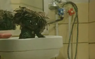 И сам помоюсь и одежда помоется)))