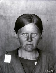 Люди ведущие здоровый образ жизни. Без генномодифицированных продуктов и микропластика:

Аксиния Дмитриевна Босоногова, 42 года и неизвестная женщина 36 лет от роду...