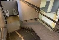 Лучше нет красоты, чем поссать с высоты.