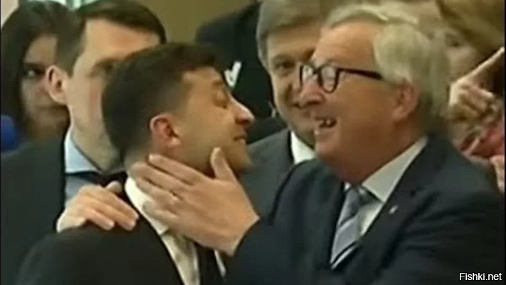 Зеленский .. Уже под миллион положил славян ..Западненцы отсиживаются  по всему миру .
Смотрите на фото И ВСЕ ПОЙМЕТЕ !