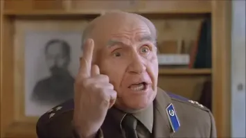 - Фёдор Соколов! 
- Я!
- Доложите пятую заповедь разведчика.
- Разведчика может погубить красивая женщина.
- Отсюда вывод?
- Разведчик должен сам погубить красивую женщину. 
- Вывод неправильный! Правильный вывод - разведчик должен красивую женщину игнорировать!