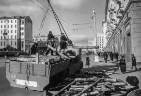 ЯТБ-1, номер 118, Москва, улица Горького. 1942 год.