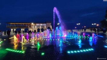 та же набережная в Евпатории сейчас...