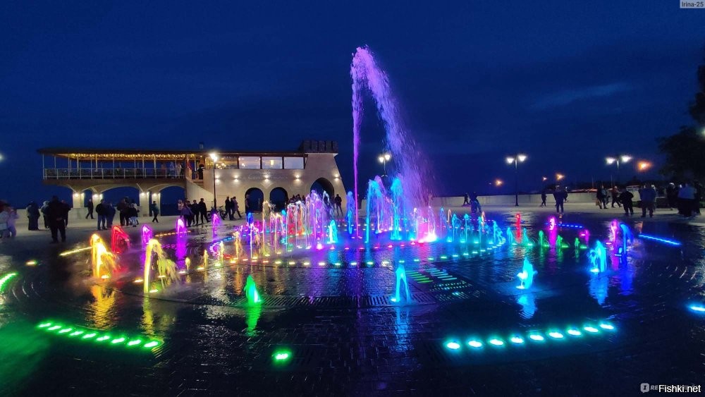 та же набережная в Евпатории сейчас...
