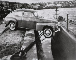 Столкновение автомобиля с подводной лодкой.
9 августа 1961 года в шведском городе Люсечиль.
