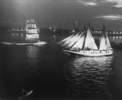 Это с какого же года питерские "Алые паруса" проводятся??