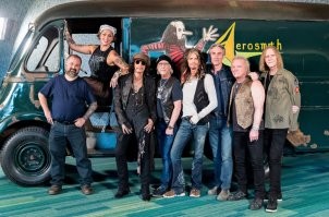 Это действительно автобус Aerosmith.  Его обнаружили антиквары из шоу American Pickers на канале Discovery.  Впоследствии фургон был восстановлен и снова передан группе.