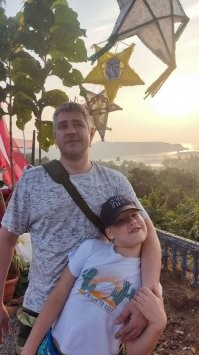 Тогда вам в ГОА. Главное кушать остренькое или пить крепенькое. Сынуля полюбил шаверму на пляже, горячо дышал но ел и просил добавки. Другая природа, океан, климат, красота.