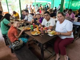Тогда вам в ГОА. Главное кушать остренькое или пить крепенькое. Сынуля полюбил шаверму на пляже, горячо дышал но ел и просил добавки. Другая природа, океан, климат, красота.