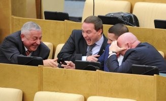 Надо сначала определиться с терминологией. Сатанизм - поклонение Сатане, "князю мира сего", который предлагает земные удовольствия в обмен на разрушение души. Поэтому, сатанист это не тот дурак, который рисует козью морду и убивает черную кошку, а тот, кто отбирает у людей деньги, чтобы развлекаться в свое удовольствие, пусть даже это приносит страдания людям.
Так что, начинается очередная серия знаменитого циркового аттракциона "борьба нанайских мальчиков"...