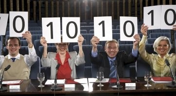 Не простая это работа из болота тащить бегемота