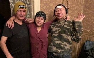 На самом деле такое явление не редкость! Это индивиды в развитие застрявшие в определенном возрасте, из за воздействия на мозг алкогольных напитков...Типа вот этих известных персонажей: