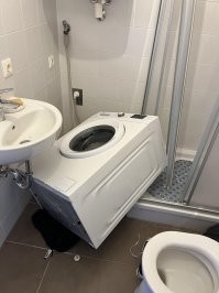 Ну молодец, чо. Зато не надо ждать, пока постирает.

И просто профессиональный интерес - что ты с ней сделал для этого?