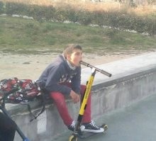 Вот ещё малолеток не пускали на самокаты.