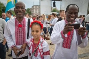 Спасибо автор за работу и юмор и есть о чем задуматься ..
Особенно первое фото к статье !!!!))))  Укарину зачищает запад от мужского населения ..