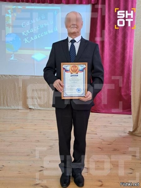Сомнительно, похоже на подставу. В 61, либидо уже не превосходит здравый смысл. К этому возрасту уже понимаешь, что секс не то удовольствие, на которое стоит тратить время и силы, и уж тем более спускать всю свою жизнь и все достижения в унитаз, ради сомнительного секса с малолетками.