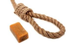 Хотел жить по-человечески? То есть, на Родине (если она у тебя есть, и не только в Москве?) живут не человеки? Что делать? Пусть грубо, но я бы посоветовал тебе оставаться там с американкой ло конца (здесь ты нахрен не нужен) или купи себе на скопленные и (пожил, и ...ДОСТАТОЧНО)