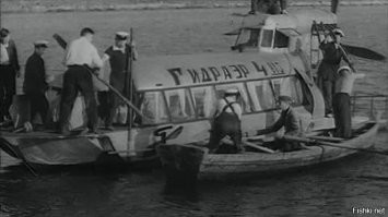 Похожий был в фильме "Вратарь" 1936г.
